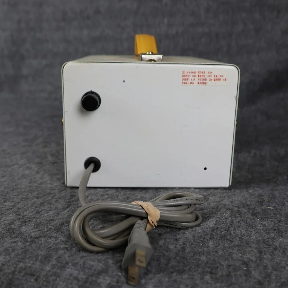 Lotte LTC-2000U Step Up Power Transformer 110V To 220V Type A C Outlet Gray